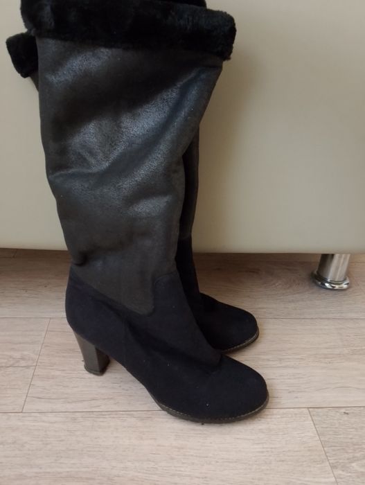 Продам женские сапоги
