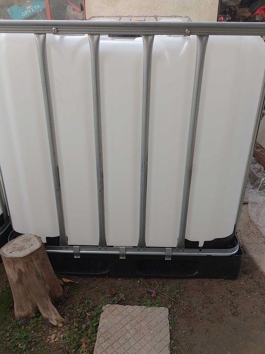 Бидони ,еднотонки ,цистерни  IBC TANK от зехтин