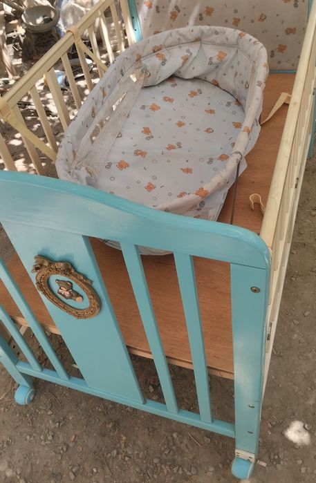 Кровать детская в хорошем состоянии с люлькой .состоянии