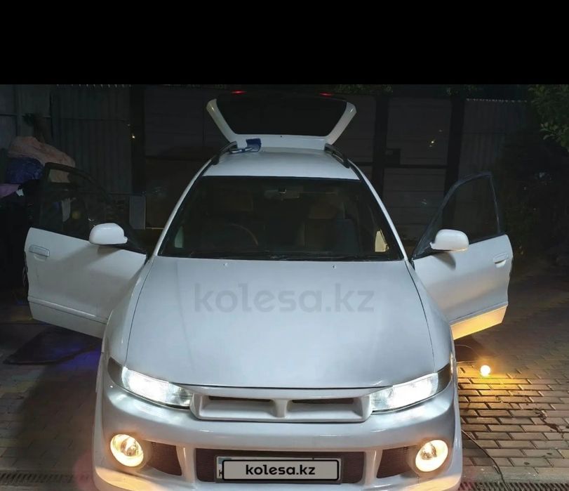 Mitsubishi LEGNUM