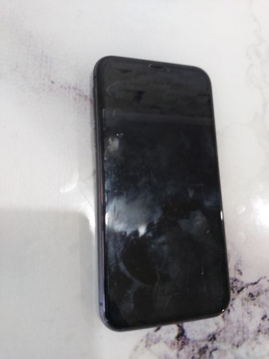 Продам айфон 11 64гб 77процентов