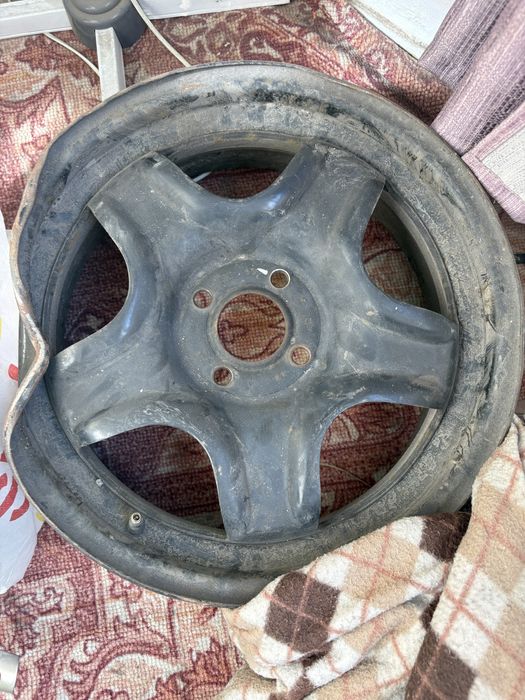 Продам один железный диск Рено Сандеро Логан Степвей