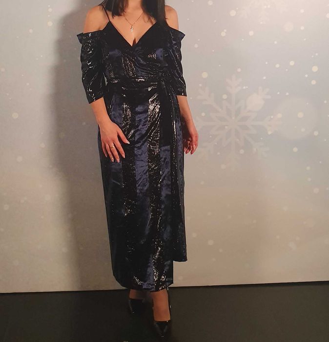 2 елегантни тъмносини рокли