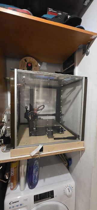 Imprimantă 3D Creality Ender 3 Pro cu upgrade-uri multiple, BLTouch, carcasă, accesorii multiple