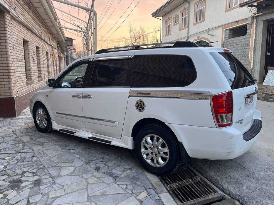 Киа Карнивал в хорошем состоянии