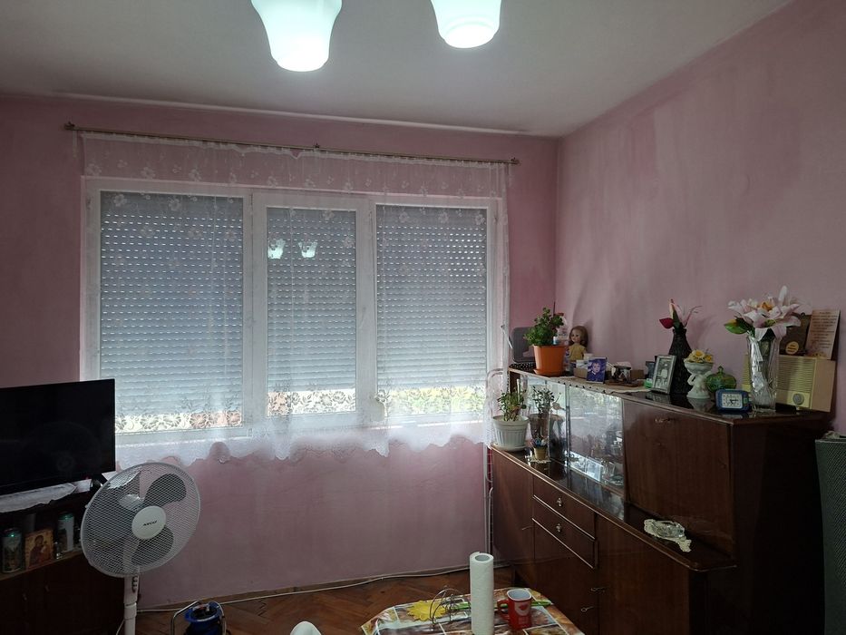 Продава двустаен  до Енерго