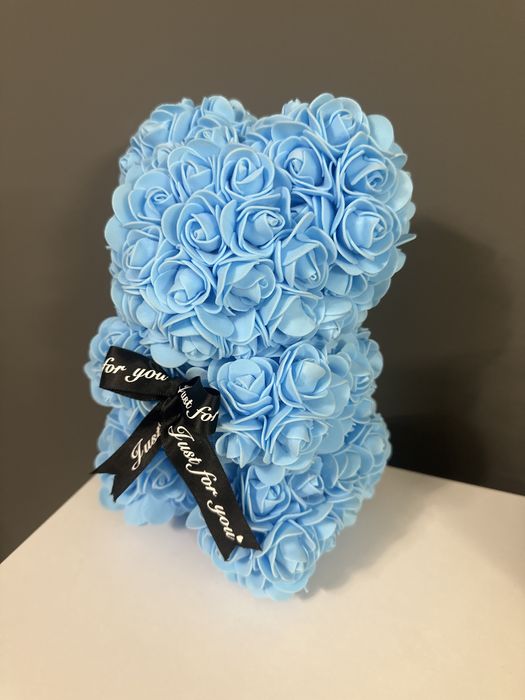 Мече от изкуствени рози