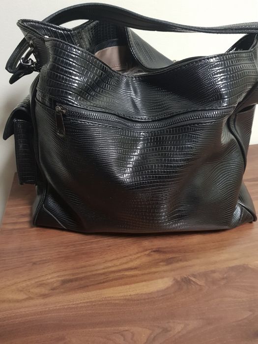 Черна  дамска  чанта