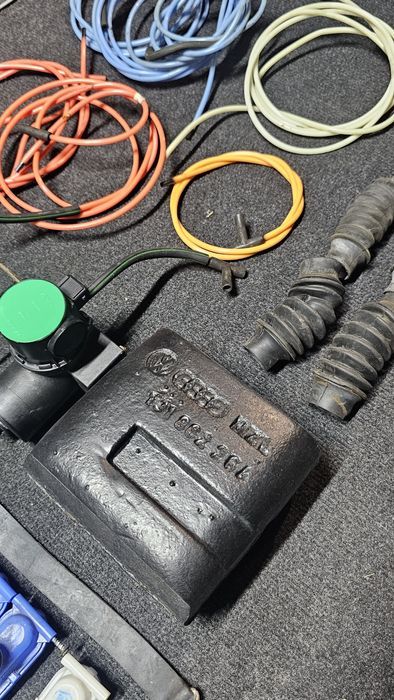 inchidere centralizata originala volkswagen golf 2 (4usi)

stare buna