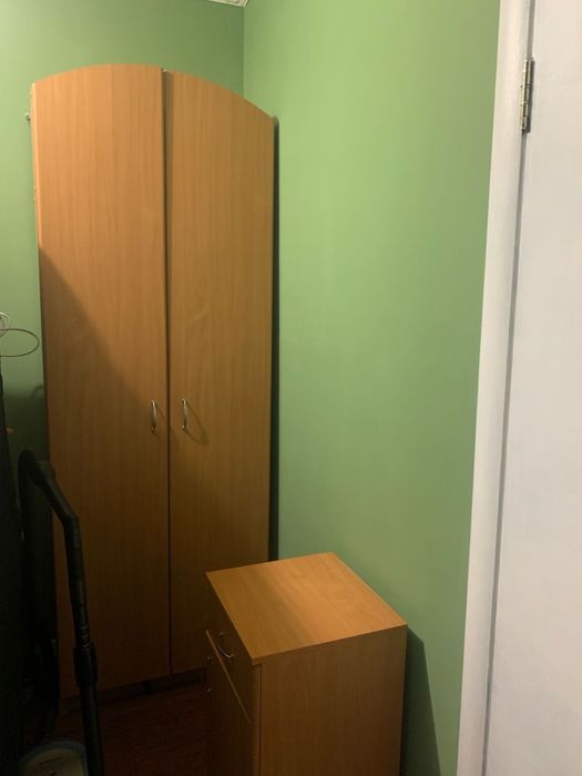 Бесплатноь Отдам шкаф в прихожую