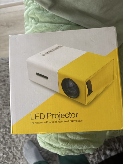 Mini Proiector LED portabil
