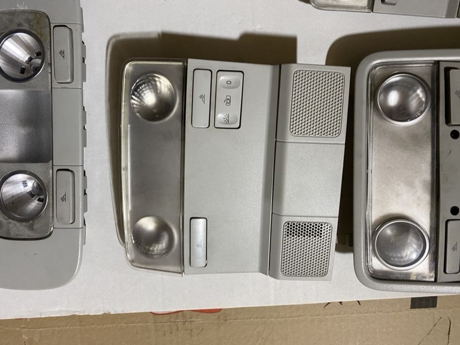 Plafoniera fata/spate pt vw passat b6,jetta,golf5,touran.
