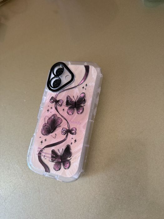 чехлы на Iphone 16