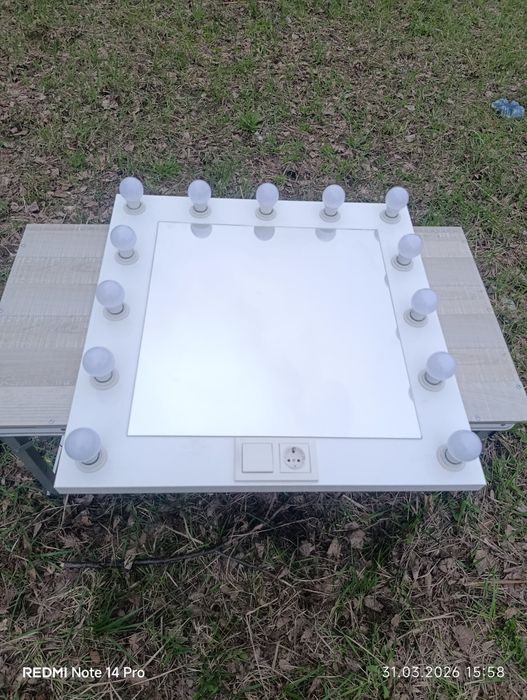 Огледало за грим