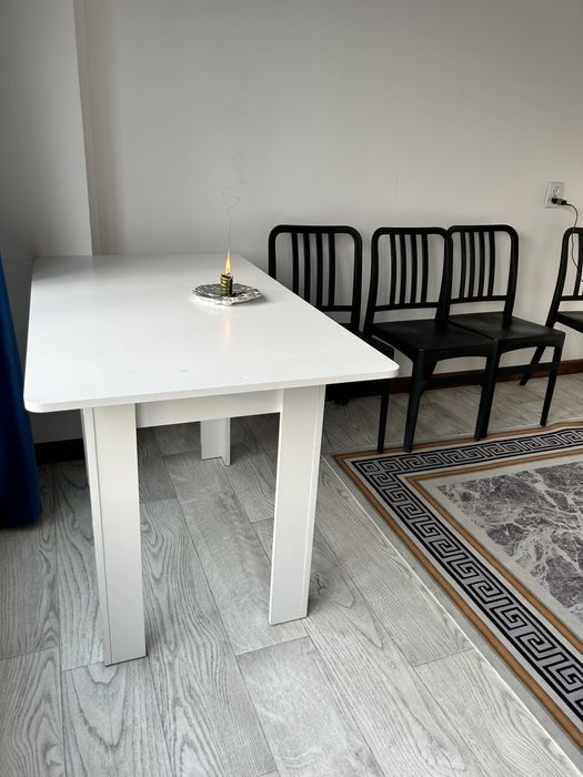 Стол со стульями