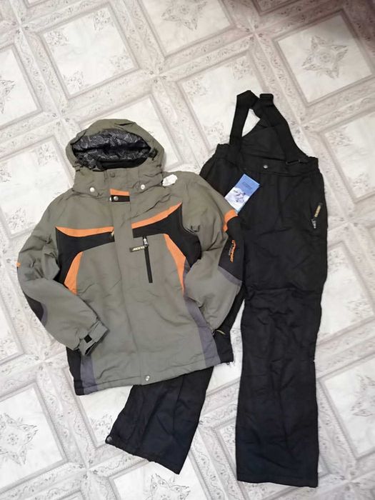 Зимний комбинезон школьнику