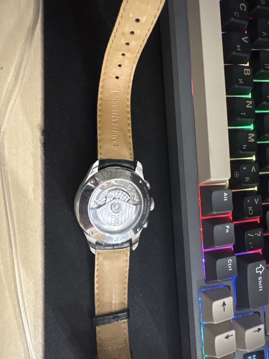 Продам часы почти новые Baume & Mercier