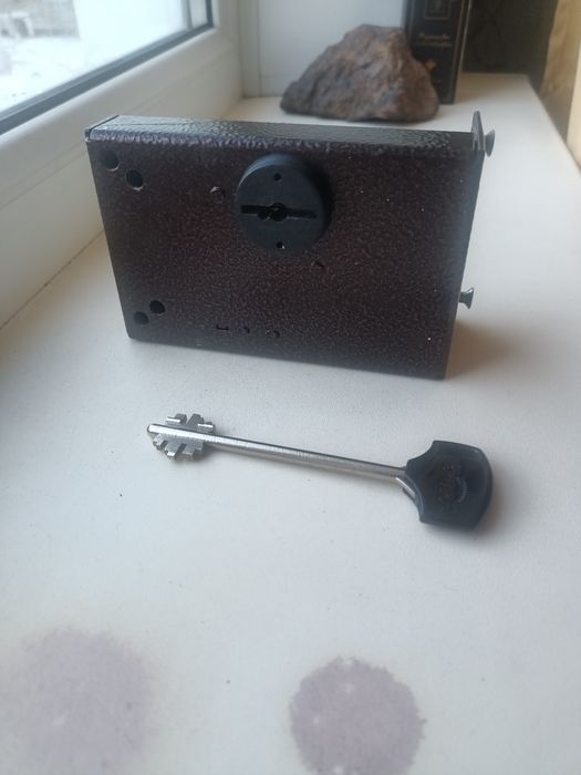 Продам замок дверной