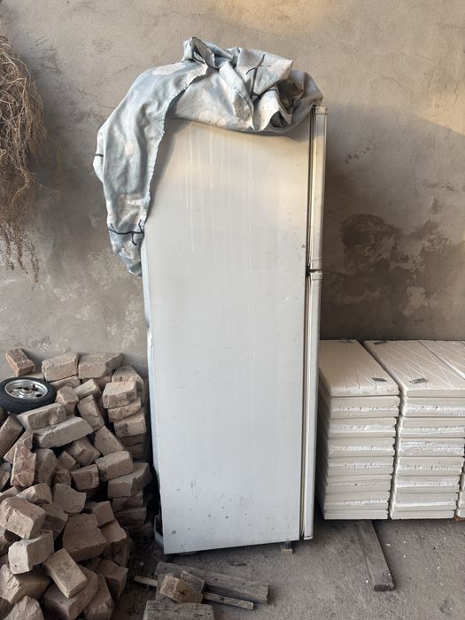 продается холодильник на запчасти