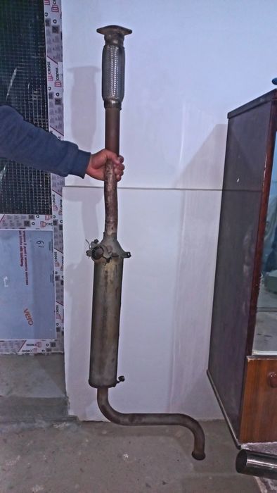 Глушитель от машины Лада