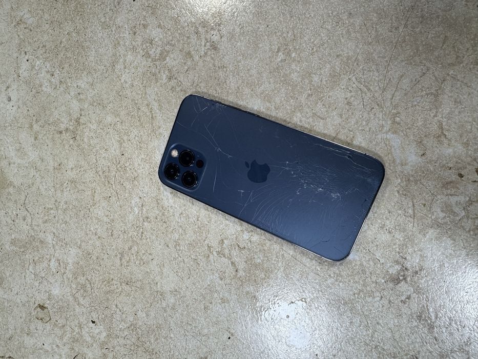 Продам Iphone 12 pro 128gb