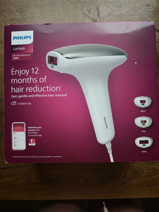 Чисто НОВ фотоепилатор Philips Lumea 7000/SC1998