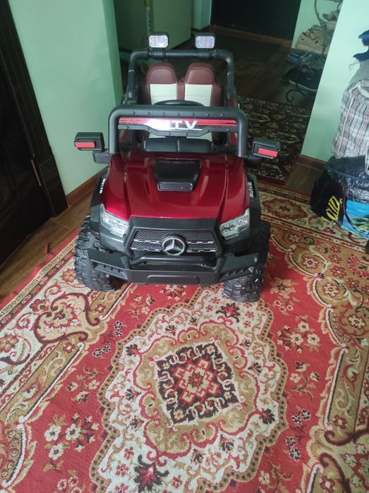 Машина для детей с пультом управления