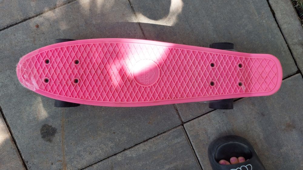 Skateboard roz -nefolosit