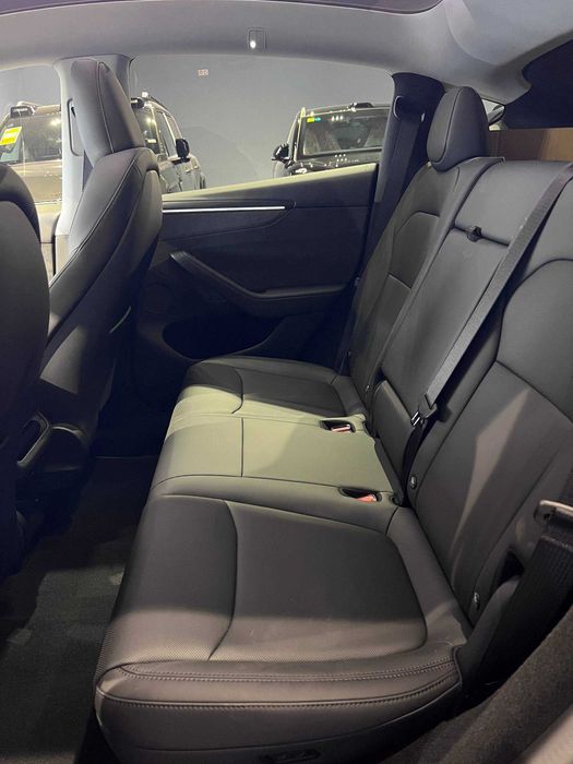 Tesla Model Y 2025 New Model 1 yil garantiya bilan