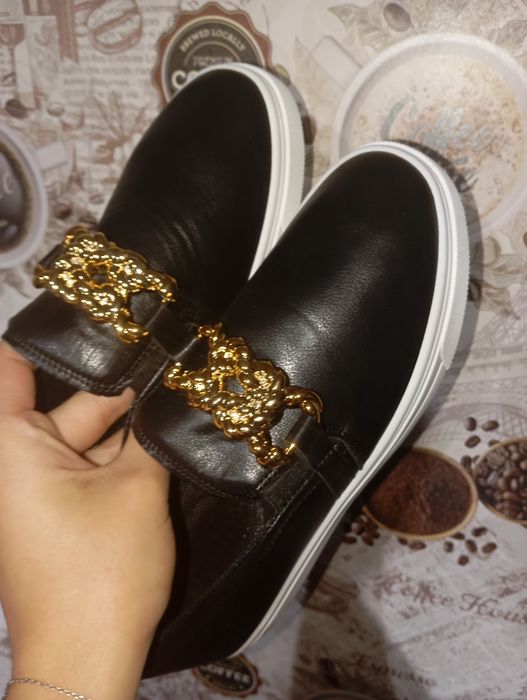 Продам новую обувь