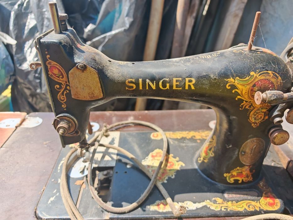 Mașină de cusut singer vintage