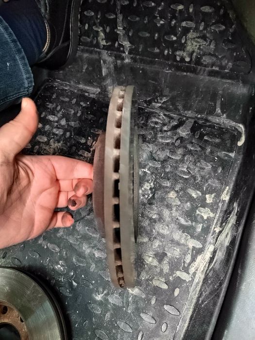 Spark aporniy tomoznoy disk