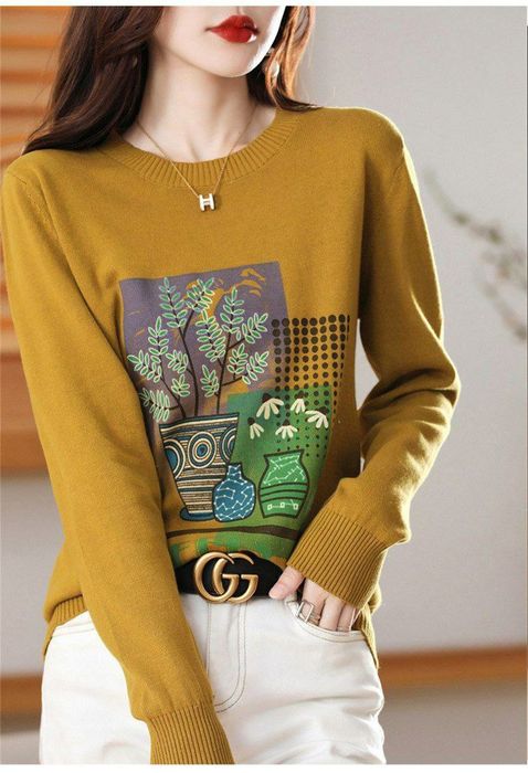 Женский свитер с принтом