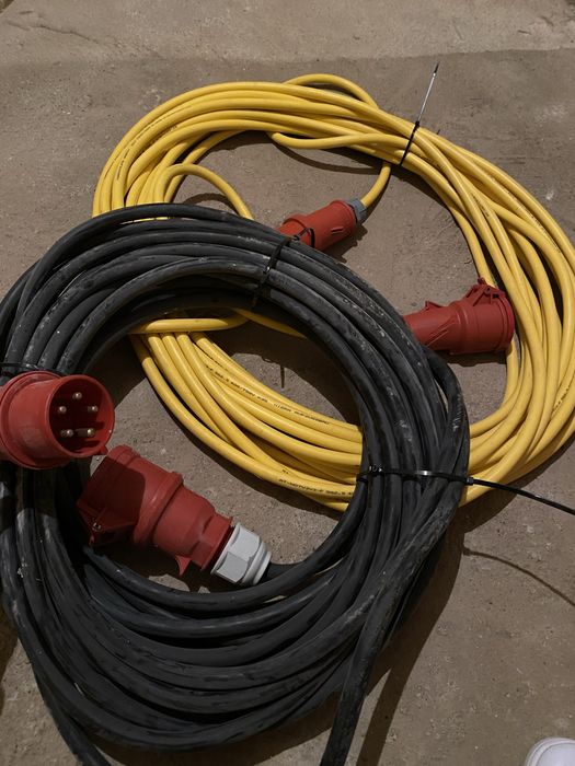 2 x Cablu trifazat  3,80