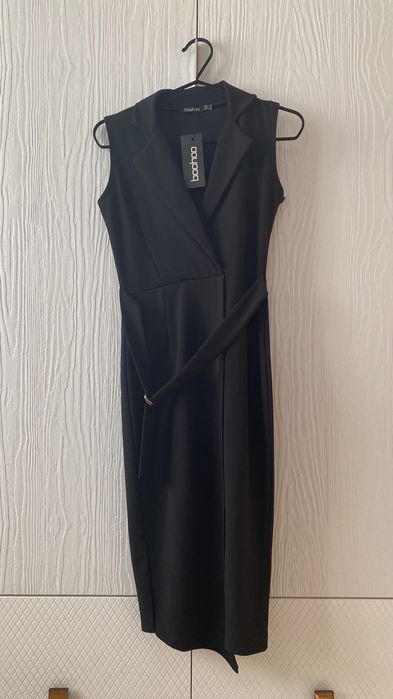Rochie nouă, cu etichetă BOOHOO, de seară, neagră, midi, curea, 36