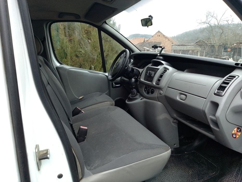 Vând urgent microbuz 8+1