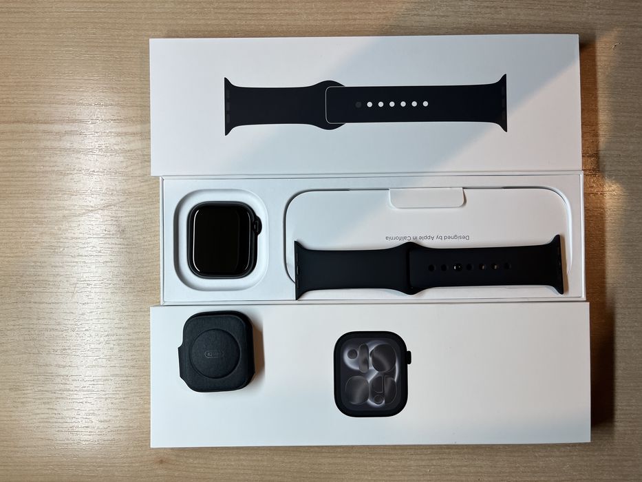 Продам Apple Watch Series 11 42mm Jet Black