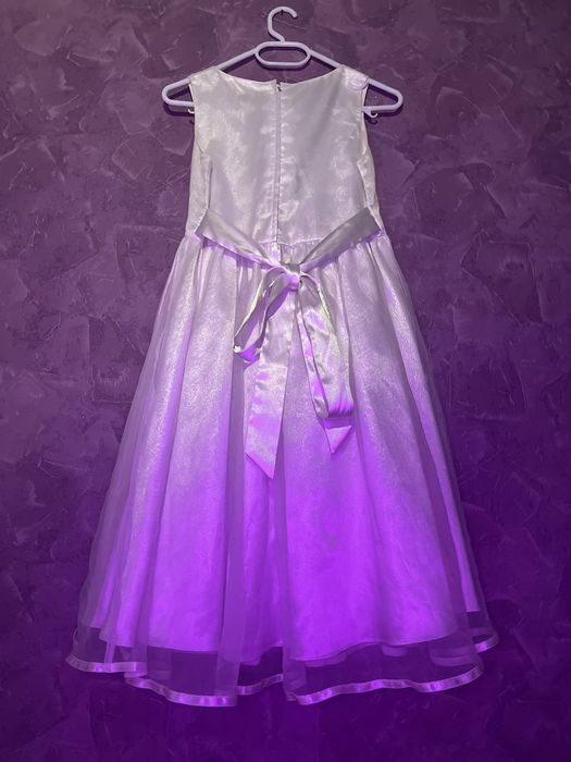 Шаферска бяла рокля