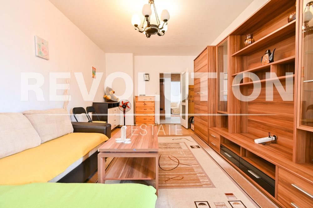 Дава се под наем Тристаен апартамент в София, Света Троица - 110 кв.м за 650 € - Снимка #2