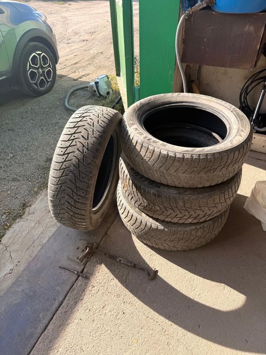 Продаю шины зимние 225/60/18