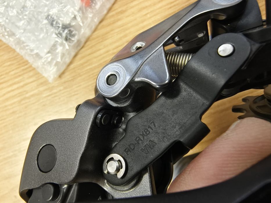 Shimano GRX Di2 1х11sp Команди ST-RX815/810 Дераильор RD-RX817