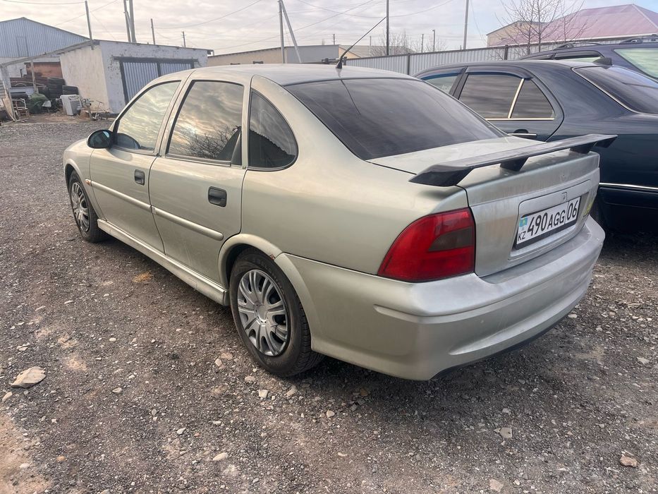 Опель вектра 2001г, 1.8обьем