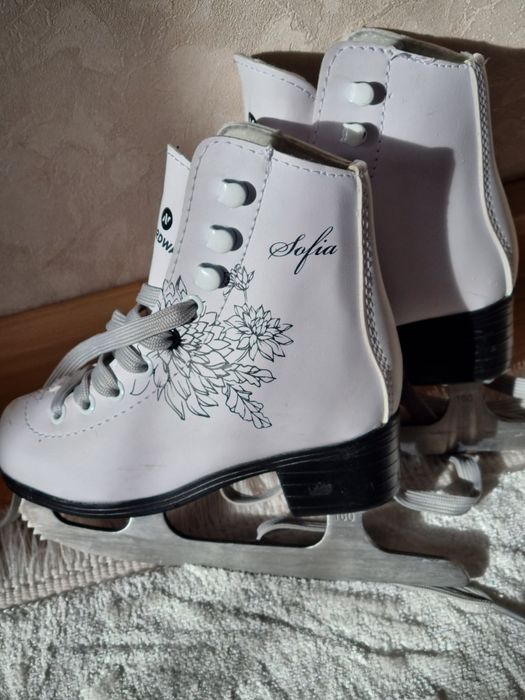 Детские коньки в отличном состоянии