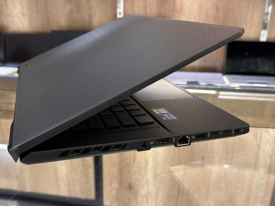 ASUS ROG ZEPHYRUS M16 ore i7-11800H ram 16 ssd 512 RTX 3050Ti 4Gb