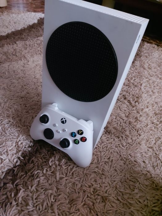 Xbox Series S și Ps4 Slim