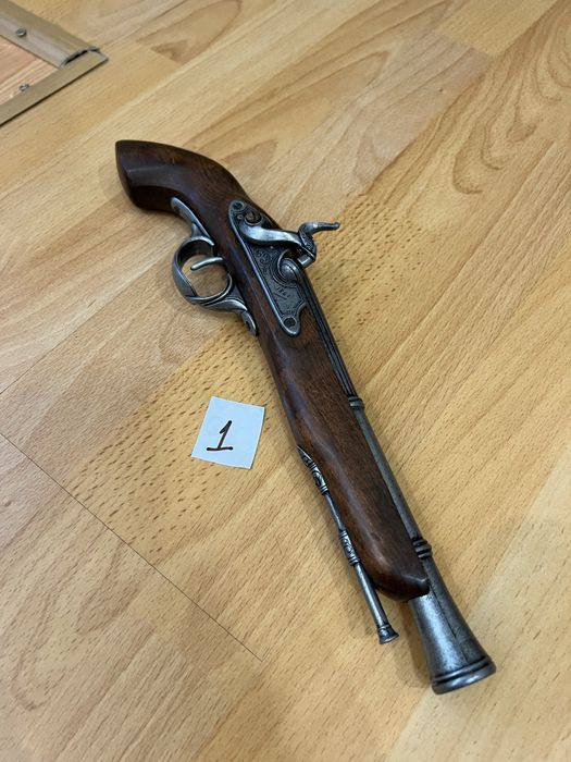 Реплика на кремъклия, различни модели