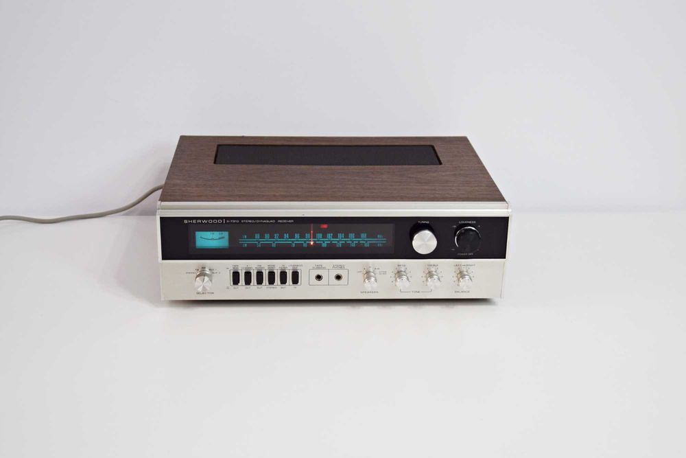 Amplituner Sherwood S-7310, amplificator