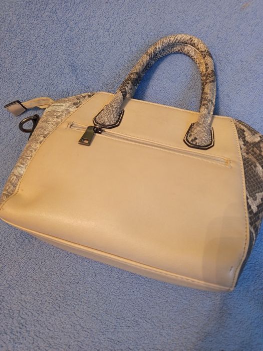 Женские сумки через плечо