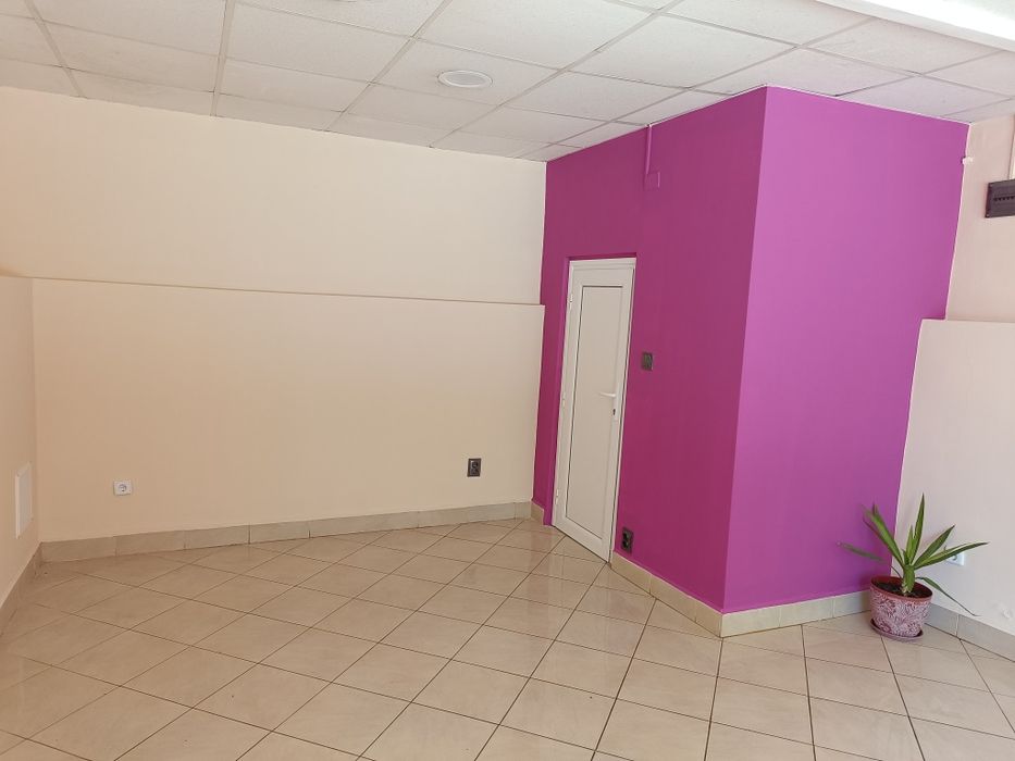 Дава се под наем Магазин в Шумен, Добруджански - 29 кв.м за 248.88 € - Снимка #2