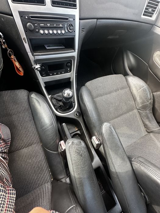 Peugeot 307 1.6 hdi propietar de 2 ani  plus inca unu pentru piese